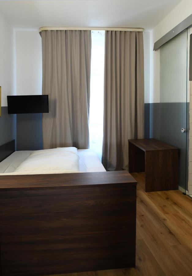 Hotel Apadana Frankfurt Frankfurt am Main Buitenkant foto